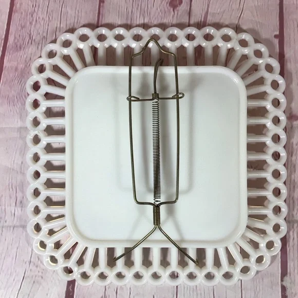 Vintage Westmoreland White Milk Glass Reticulated Square Plate - Picture 4 of 6